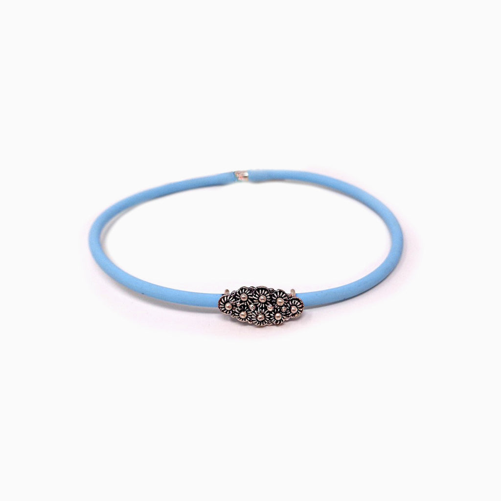 Bracciale in caucciù con ciondolo in filigrana-art 7541 9593